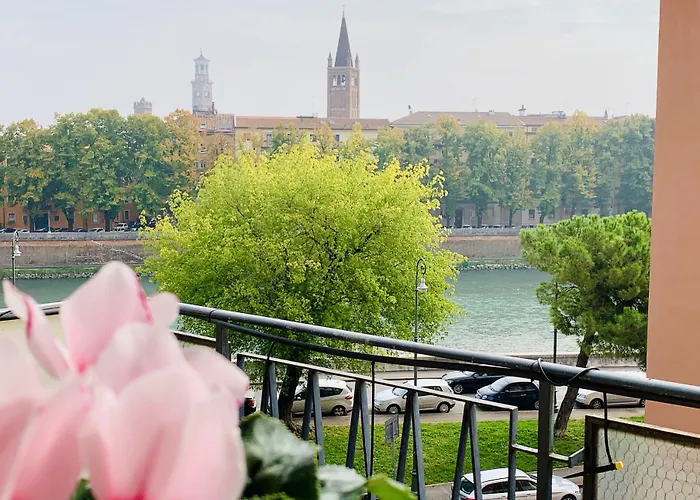 Lägenhet Riverview Luxury Flat