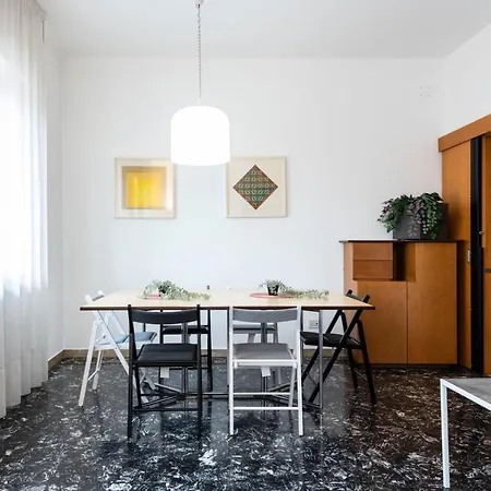 Riverview Luxury Flat *